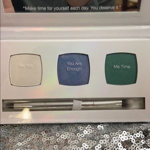 Fierce by Aly eyeshadow palette - Find Balance